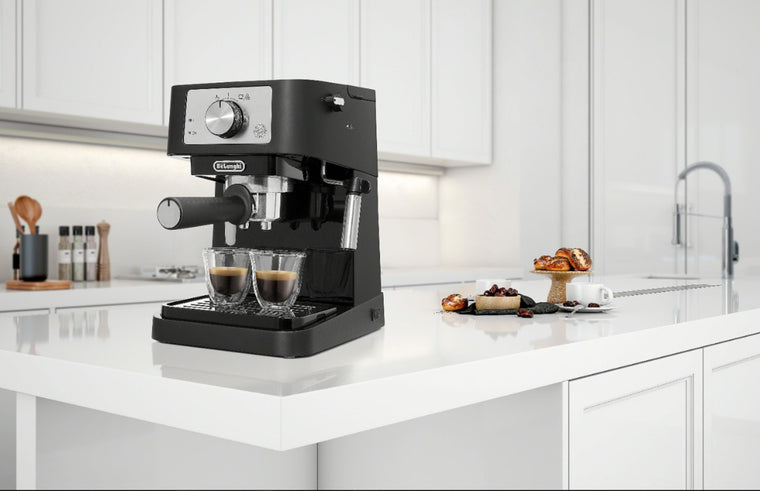 De’Longhi – Stilosa 15 Bar Pump Espresso Machine EC260BK – Black and Stainless